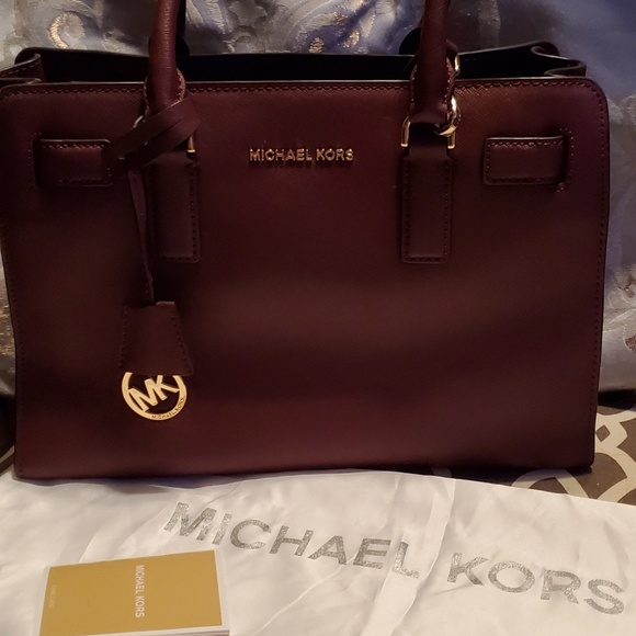Michael Kors bag - Picture 1 of 2
